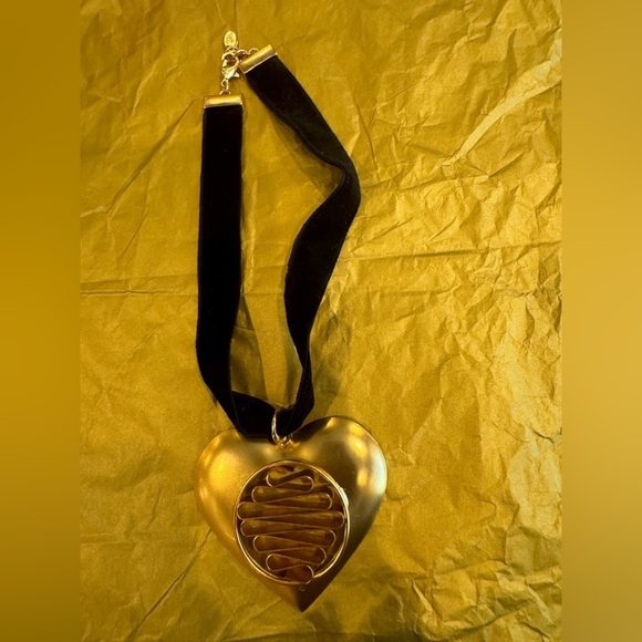 Zara Heart Velvet Choker New no 🏷️ 🔥✨✨ - Picture 4 of 5